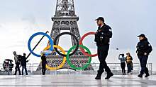 В Париже протестующие сожгли «олимпийские кольца»