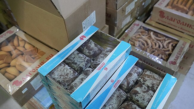 Из Кузбасса в ДНР отправили фуру с тысячами новогодних подарков для детей