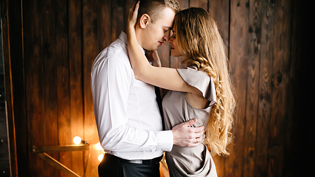 Отношения очень удивят — любовный гороскоп на 12 декабря