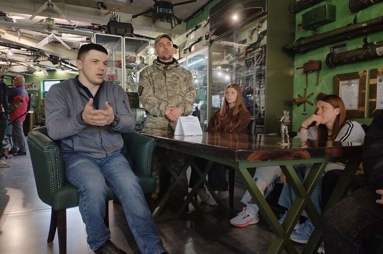 О чем герой России Владимир Манохин рассказал ялтинским школьникам