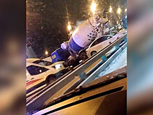 Бетономешалка развернуло поперек полосы на МКАД в результате ДТП: видео