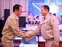 Российским военным в Сирии вручили документы на получение постоянного жилья