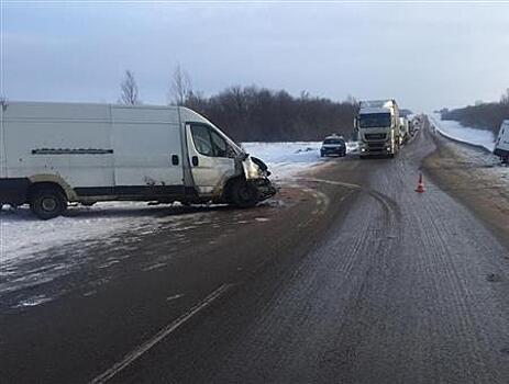 Четыре машины столкнулись на трассе М-5 под Сызранью