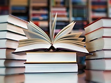 "Читай-город" назвал 100 самых популярных книг 2025 года