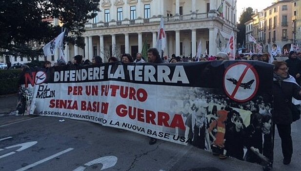 На севере Италии протестуют против американских военных баз