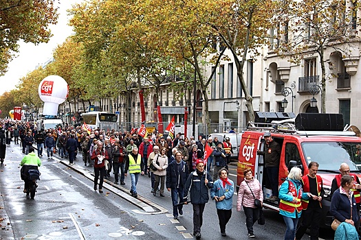 Французские депутаты заморозили пенсионную реформу до 2027 года