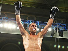 Экс-чемпион WBA, WBO и IBF Ковалев прошел взвешивание перед прощальным боем