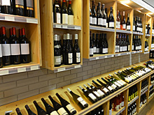 Нерабочие дни: в Москве будут закрыты винные бутики, табачные магазины и шиномонтажи