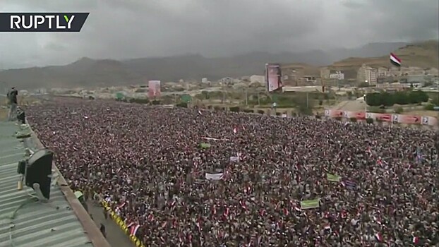 Тысячи человек протестуют в Йемене против ударов коалиции во главе с Саудовской Аравией