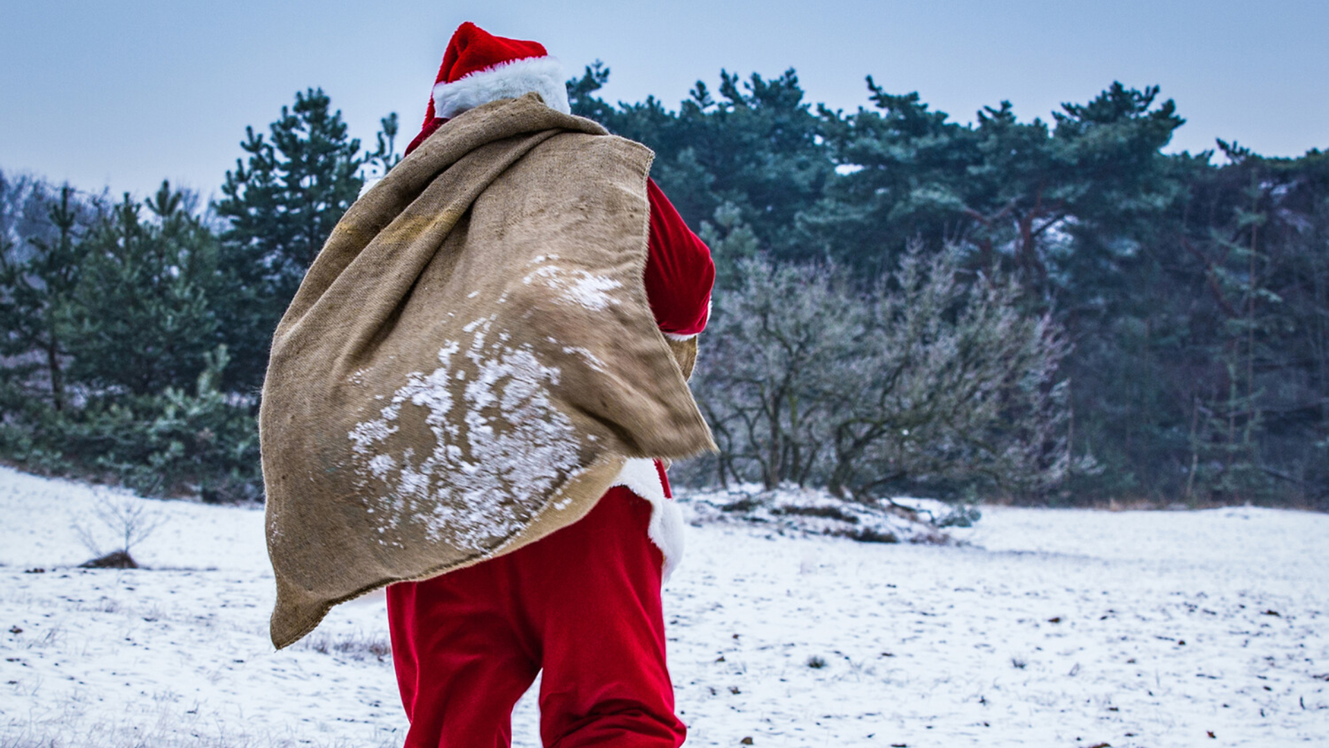РИА Новости: Дед Мороз привез в США из Великого Устюга самовары и пряники