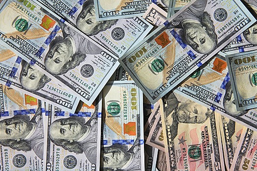 Экономисты прогнозируют доллар за 75 рублей в декабре