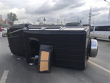 При ДТП на Московском шоссе опрокинулся Geländewagen