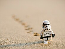 Как миллионы деталей Lego оказались на пляжах Европы