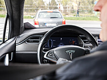Автопилот Tesla научился распознавать знаки ограничения скорости при помощи камер