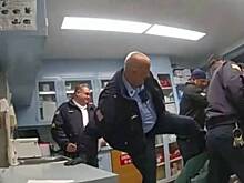 Тюремщики до смерти забили темнокожего заключенного в США