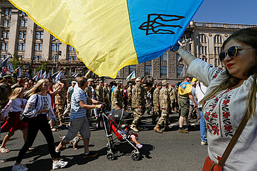 Британия оправдалась за внесение украинского трезубца в экстремистский список