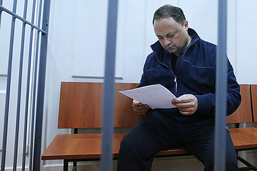 Обвиненный в коррупции мэр Владивостока назван "Человеком года"