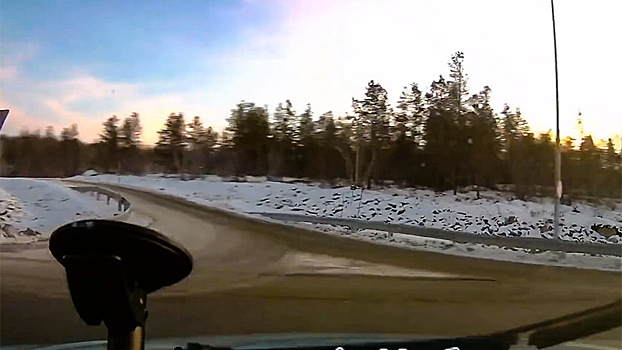 Иногда лучше не разгоняться на дороге так быстро