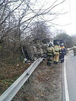 Повреждённое после ДТП с бетономешалкой ограждение на пр. Победы отремонтируют в следующем году