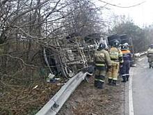 Повреждённое после ДТП с бетономешалкой ограждение на пр. Победы отремонтируют в следующем году