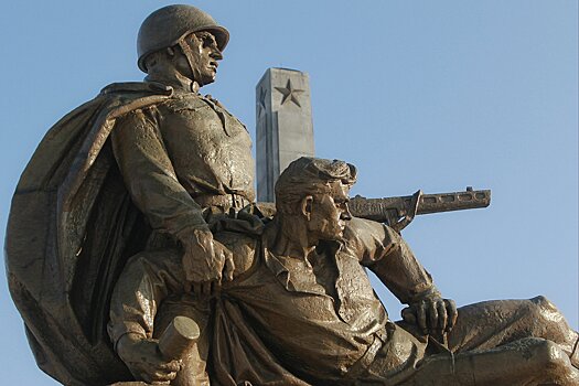 Спасибо деду за Варшаву: В Польше о Победе будут вспоминать 8 и 9 мая