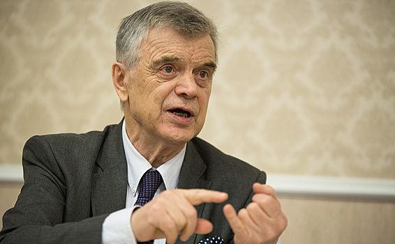 Умер Руслан Хасбулатов