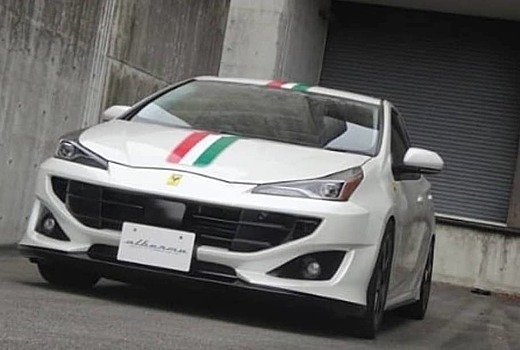 Из Toyota Prius попытались сделать Ferrari. Получилось не очень