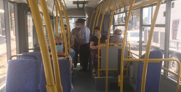 В Ростове составили более 370 протоколов на нарушителей масочного режима в общественном транспорте