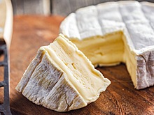 Диетолог назвала ценные свойства сыра с плесенью