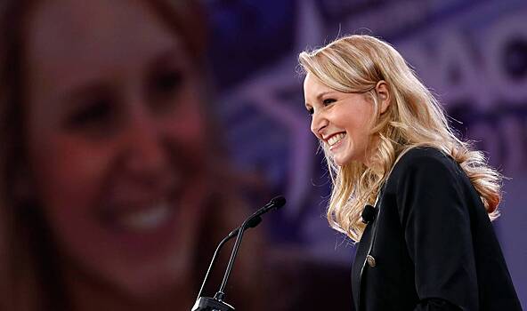 Племянницу Ле Пен облили пивом на сельхозвыставке в Париже