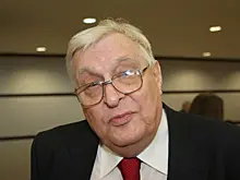 «Прежде всего, я бы запретил „Войну и Мир“»: Олег Басилашвили предложил депутатам обратить внимание на Толстого