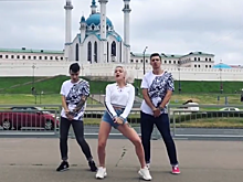 Танцовщицу «тверка» на фоне мечети осудили в Сети