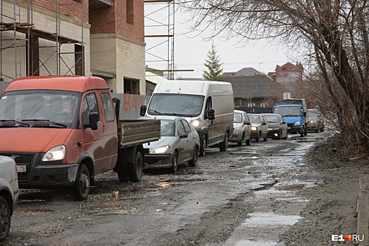 Утром в среду военные заблокируют движение на Вторчермете