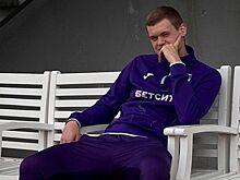 «Не приняли». «Уфа» выложила ролик с Агаповым с гитарой на фоне училища искусств