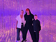 Роман Костомаров показал необычный снимок с женой и сыном: фото