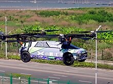 В Китае показали на видео летающий автомобиль