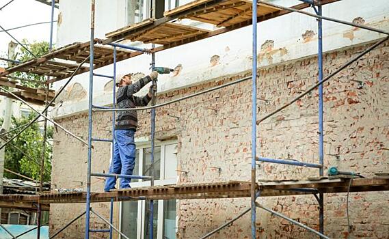 Ремонт детского сада № 17 и школы № 33 в Курске обещают закончить в этом году