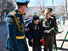 В Забайкальском крае военнослужащие ВВО поздравили ветеранов Великой Отечественной войны накануне Дня Победы