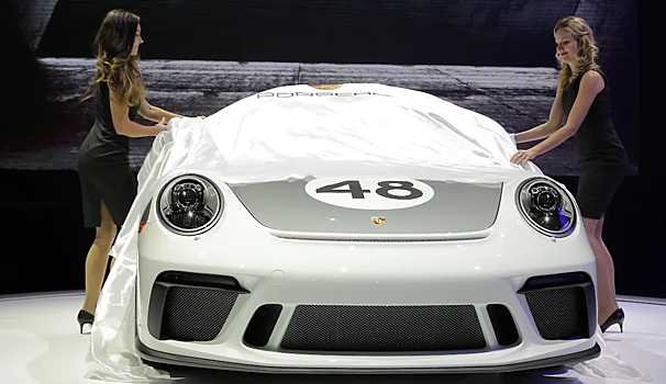 Porsche остановил поставки автомобилей в Россию