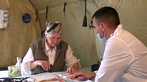 Аэромобильный медицинский отряд ВДВ провел гуманитарную акцию в Северодонецке