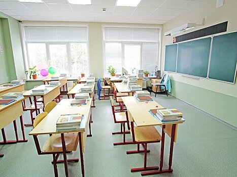 Власти Петербурга обвинили в подлоге уволившуюся из-за чтения Хармса учительницу