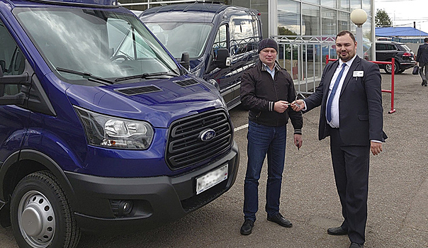 Первый по подписке Ford Transit передан клиенту