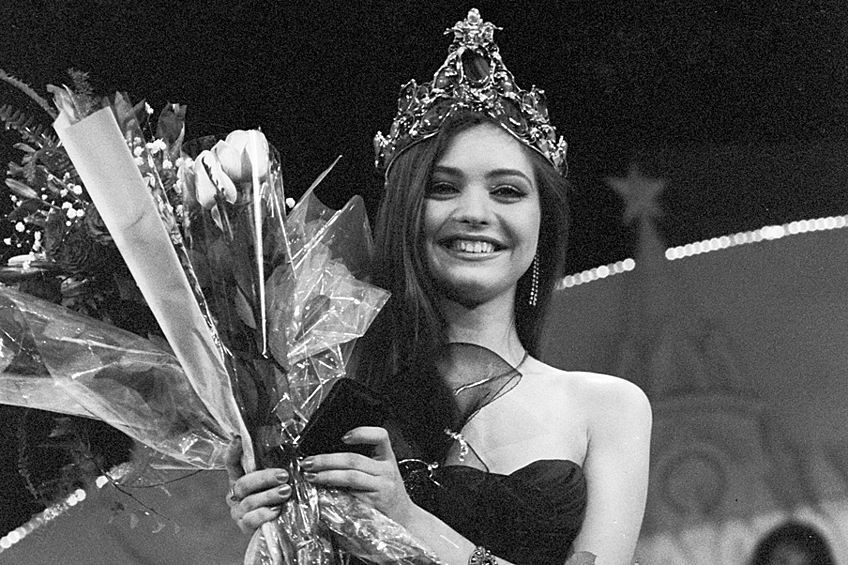 В 1994 году стартовал конкурс красоты  «Мисс Москва». Победительницей стала 17-летняя студентка Екатерина Шидловская. 