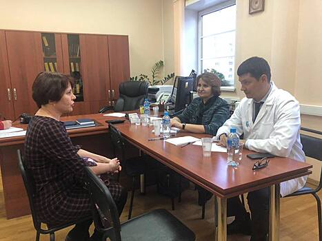 Депутат Людмила Гусева вместе с главным врачом поликлиника № 121 принимали граждан