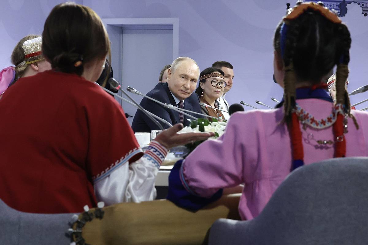 Участница встречи с Путиным объяснила казус после вопроса о кухне