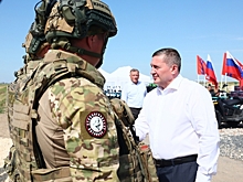 Губернатор Андрей Бочаров встретился с военнослужащими