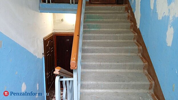 В Пензе прокуратура заставила УК заняться ремонтом подъезда