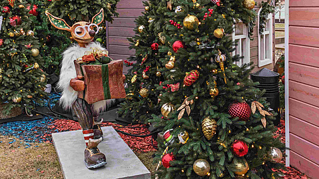 В столичной усадьбе Деда Мороза посетителей ждут сказочные персонажи