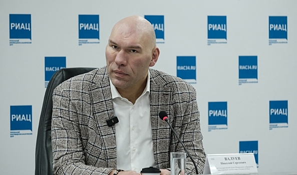 Знаменитый боксер Николай Валуев провел в Волгограде пресс-конференцию
