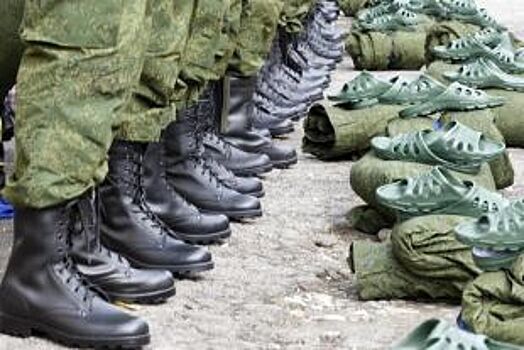 Осенью в Санкт-Петербурге призовут на военную службу 2600 человек